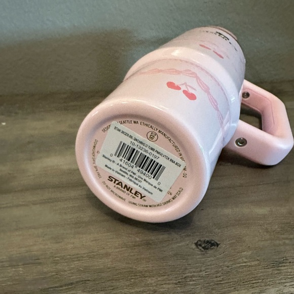 Sale! Stanley The Valentine's Day Pink Velvet Cake 30oz Tumbler - Picture 7 of 9